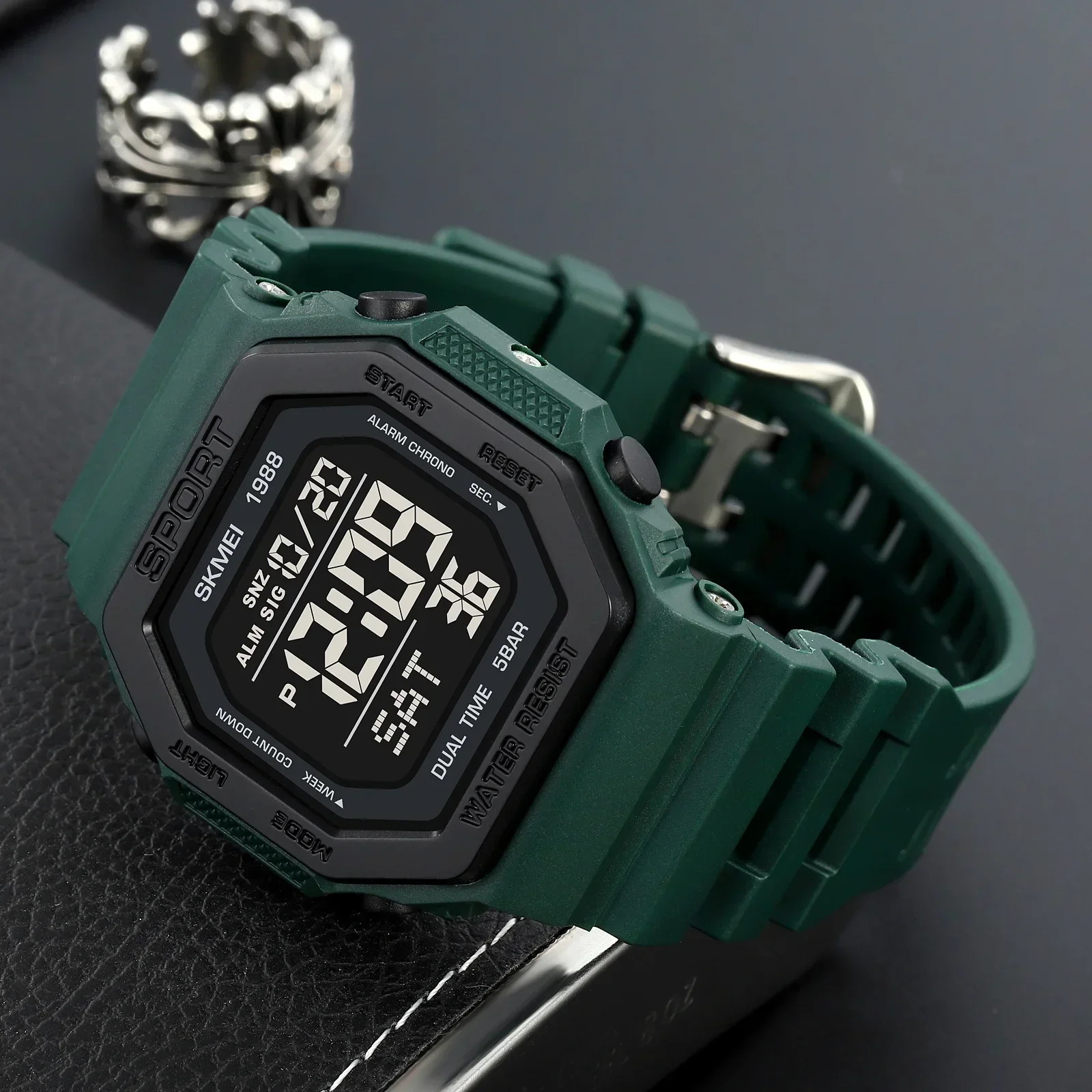 Skmei 1988 Men's Military Coun - مراجعة Tide Watch Surf وسعره
